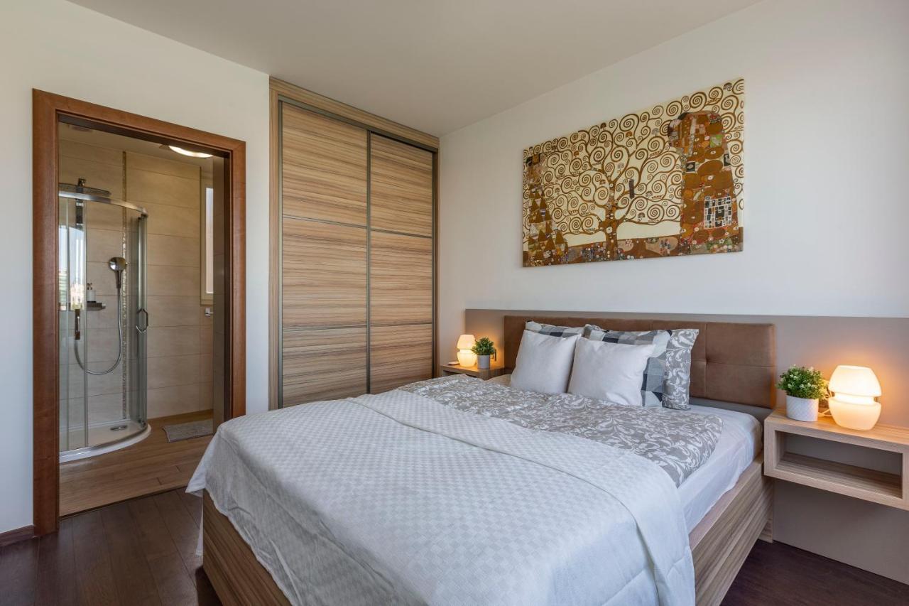 Luxury With A Beautiful View For The Danube River Apartament